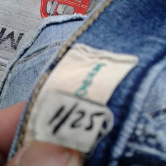 Short brand is Rocky dream size 1-25 good condition in inseam 2 1/2 in - Picture 8 of 8